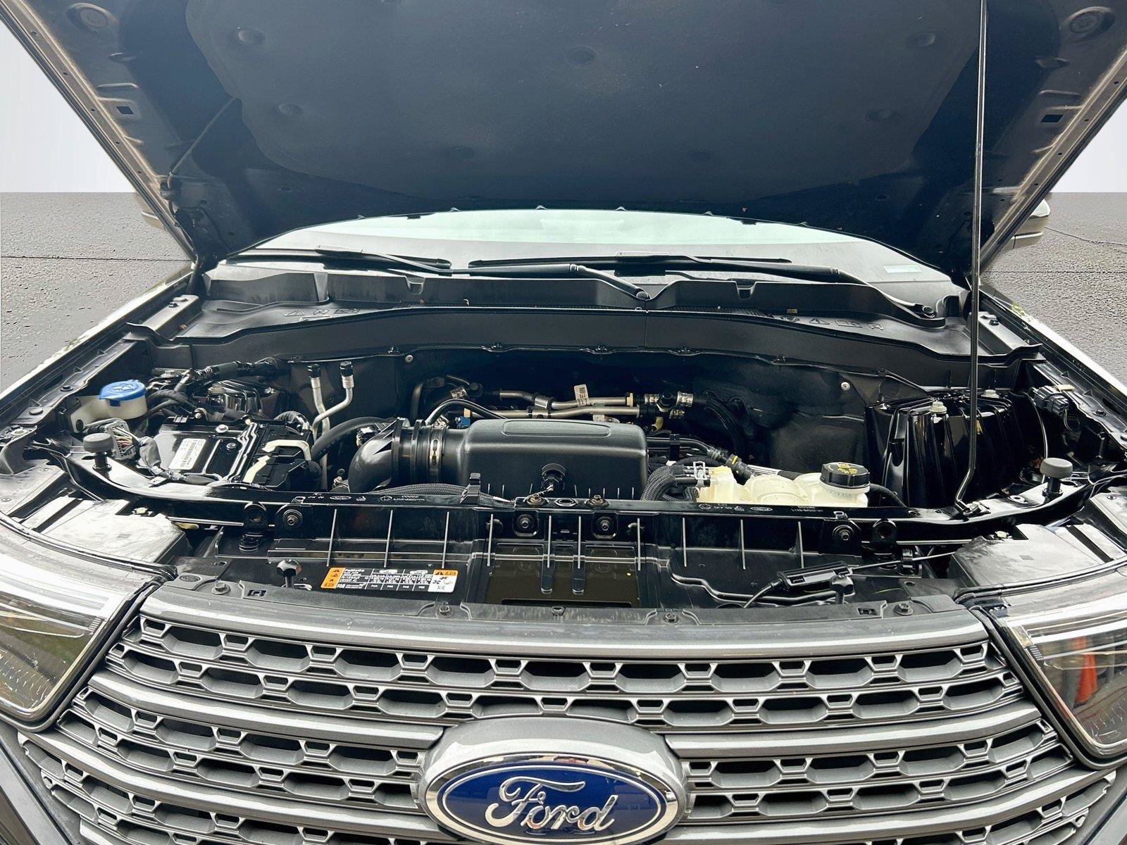 Used 2023 Ford Explorer XLT w/ Equipment Group 202A AWD/4WD image 10