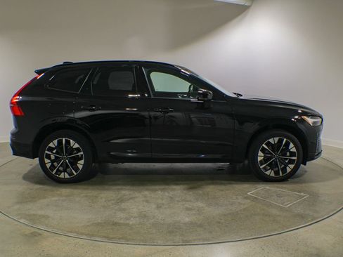 Certified 2026 Volvo XC60 B5 Plus AWD/4WD image 6