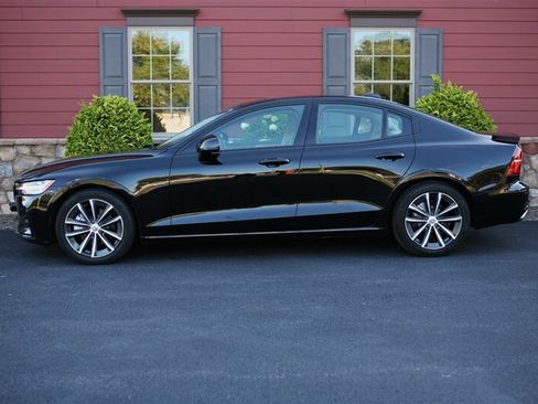 Used 2021 Volvo S60 T5 Momentum AWD/4WD image 4