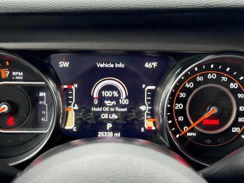 Used 2022 Jeep Gladiator Willys image 17