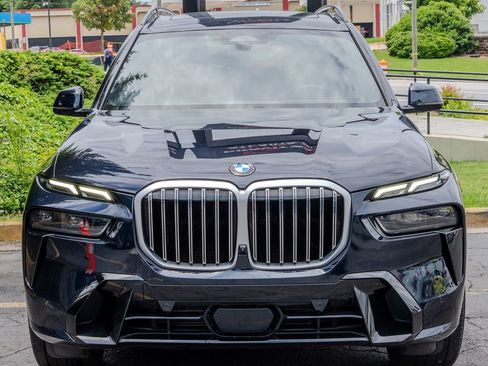 Used 2024 BMW X7 xDrive40i w/ Executive Package AWD/4WD image 2