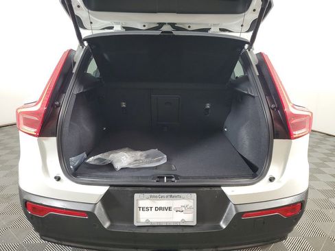 Certified 2026 Volvo XC40 B5 Core w/ Climate Package AWD/4WD image 11
