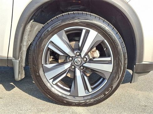 Used 2021 Nissan Rogue SL w/ Premium Package image 11