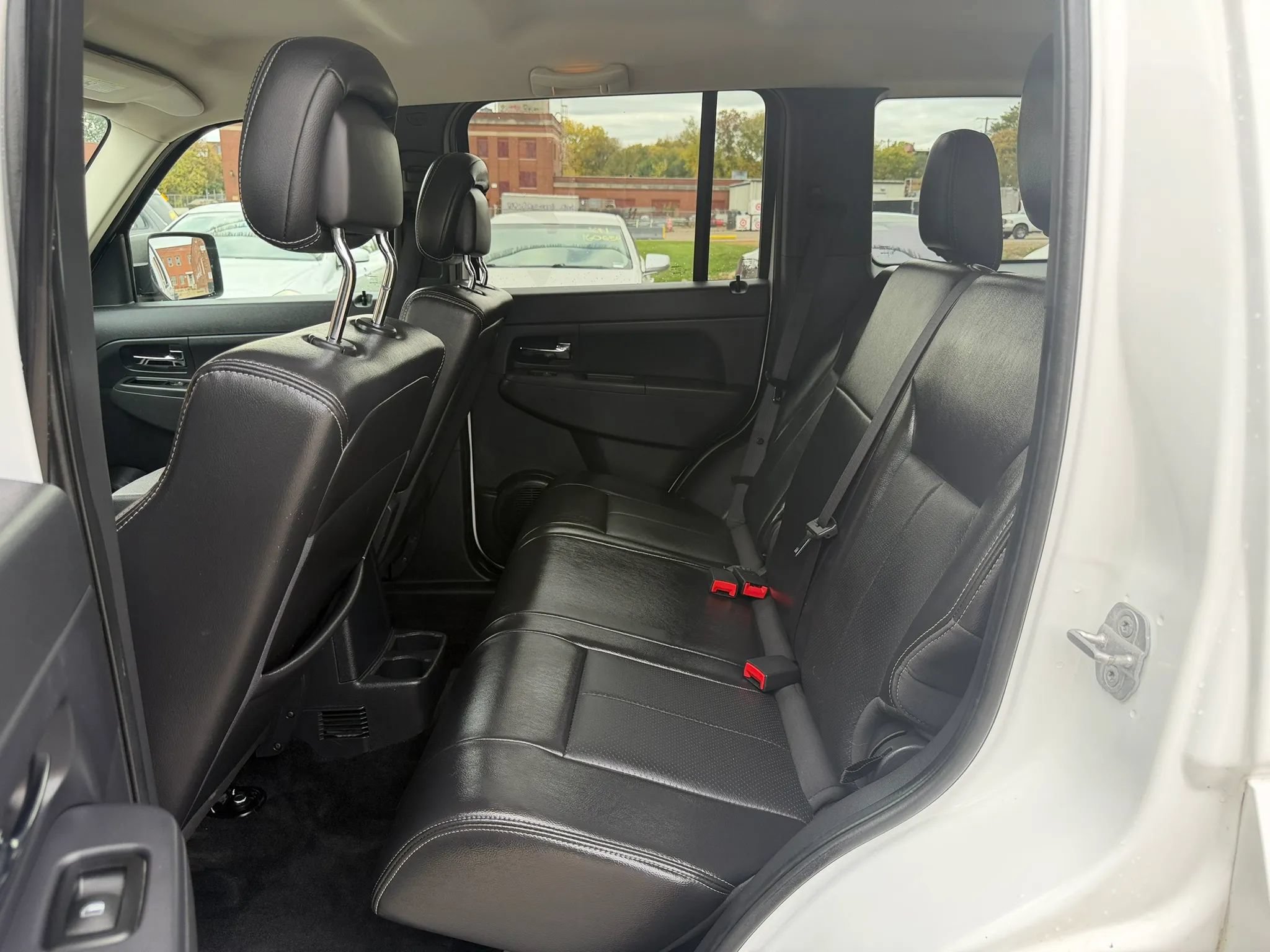 Used 2012 Jeep Liberty Sport AWD/4WD image 16