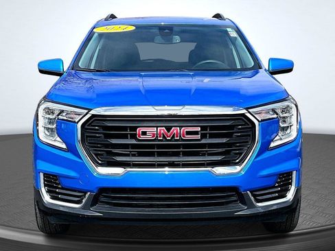 Used 2024 GMC Terrain SLE w/ Driver Convenience Package AWD/4WD image 3