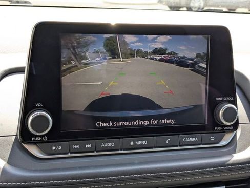 Used 2023 Nissan Rogue SV image 21