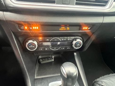 Used 2018 MAZDA MAZDA3 Grand Touring w/ Premium Equipment Package image 18