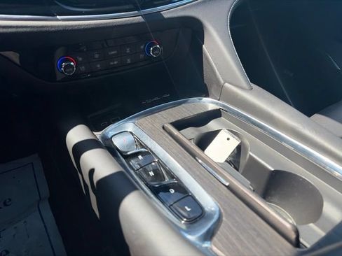 Used 2022 Buick Enclave Avenir w/ Avenir Technology Package AWD/4WD image 23