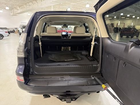 Used 2023 Lexus GX 460 Premium AWD/4WD image 12