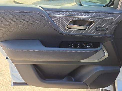 New 2026 INFINITI QX80 Autograph w/ Premium Cargo Package image 5