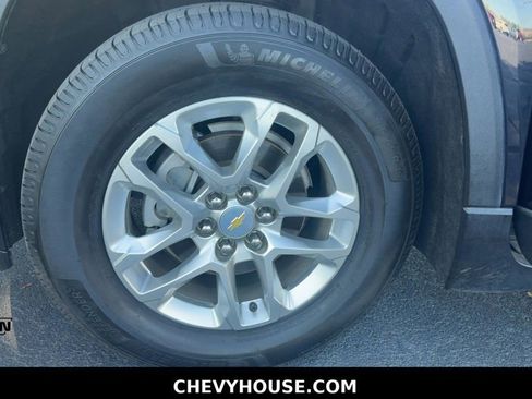 Used 2020 Chevrolet Traverse LT FWD image 28