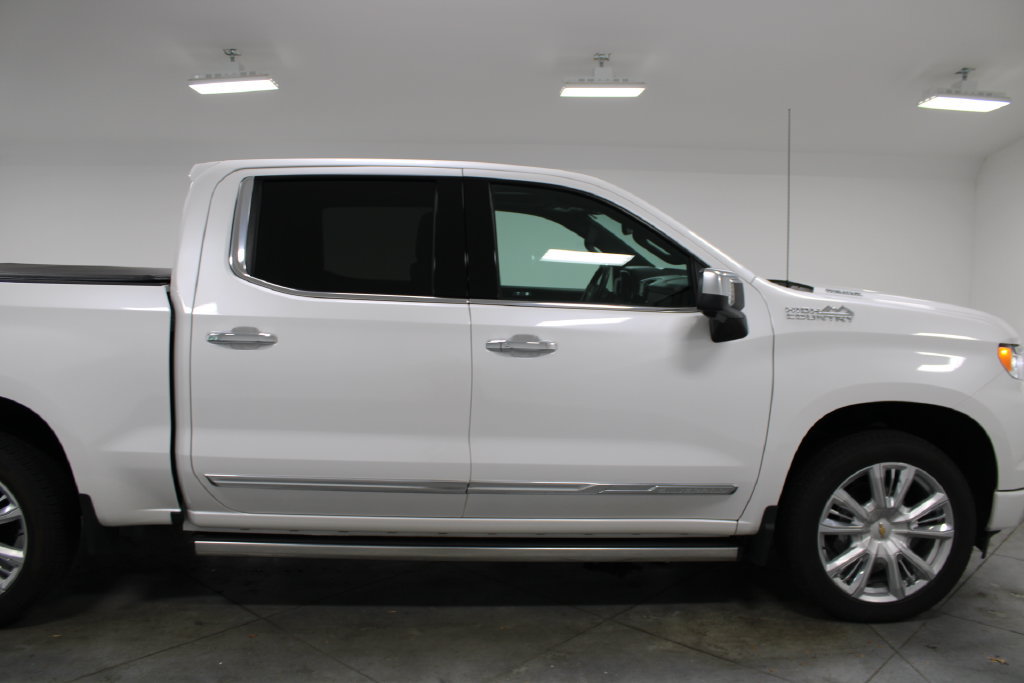 Used 2024 Chevrolet Silverado 1500 High Country AWD/4WD image 11