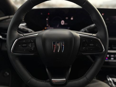 Certified 2024 Buick Envista Avenir image 16