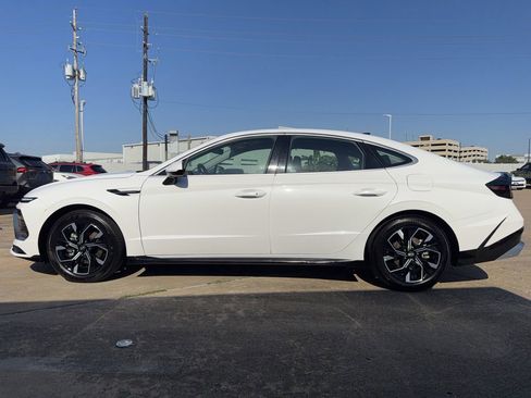 Used 2025 Hyundai Sonata SEL FWD image 6