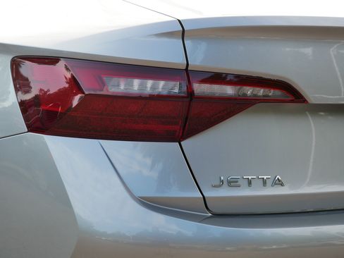 Used 2022 Volkswagen Jetta Sport FWD image 17