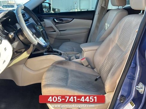 Used 2018 Nissan Rogue SV FWD image 17