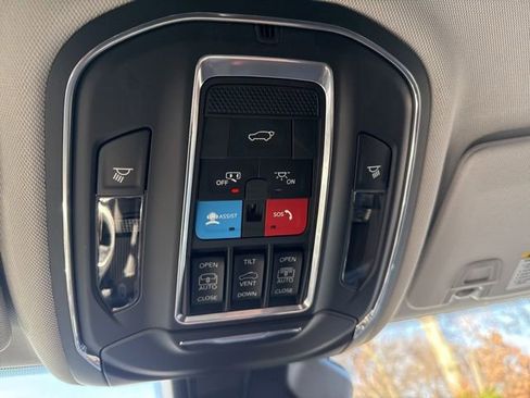 Used 2023 Jeep Grand Cherokee L Limited image 30