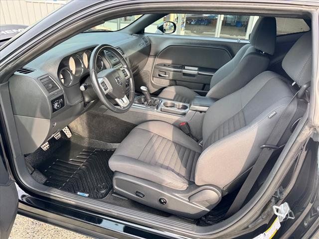 Used 2012 Dodge Challenger R/T RWD image 9