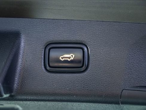 Used 2022 Kia Telluride SX w/ SX Prestige Package image 11