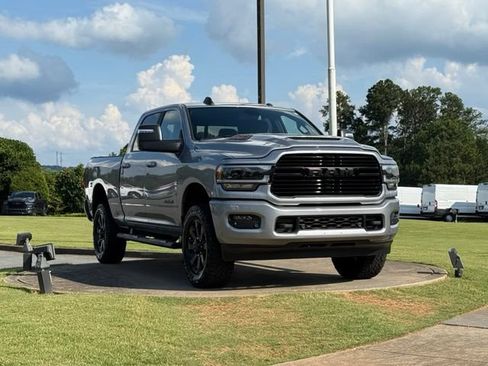 Used 2024 RAM 2500 Laramie w/ Night Edition AWD/4WD image 9