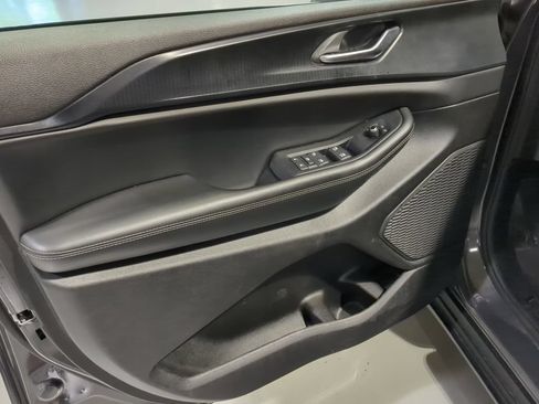 Used 2024 Jeep Grand Cherokee Altitude AWD/4WD image 13