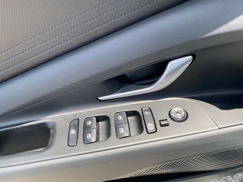 New 2026 Hyundai Elantra SE FWD image 21