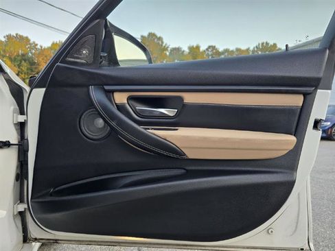 Used 2018 BMW M3 image 29