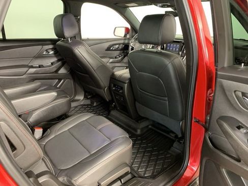 Used 2023 Chevrolet Traverse RS image 25