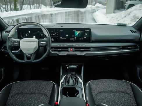 New 2025 Kia K4 GT-Line w/ GT-Line Sunroof Package image 12