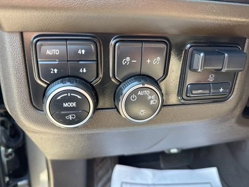 Used 2022 Chevrolet Suburban Z71 w/ Z71 Off-Road Package image 13