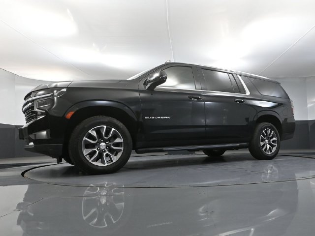 Used 2022 Chevrolet Suburban LT w/ Luxury Package AWD/4WD image 52