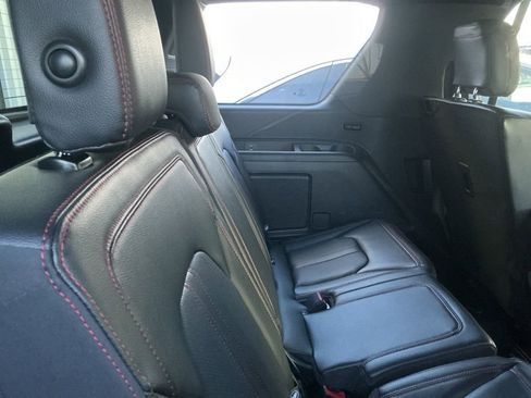 Used 2024 Ford Expedition Limited image 10