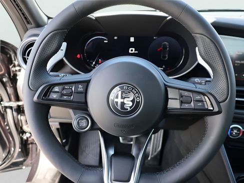 New 2026 Alfa Romeo Giulia AWD image 31