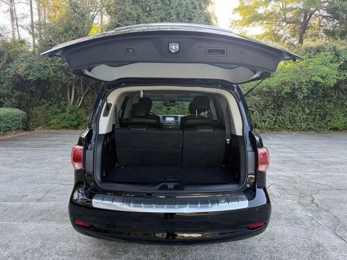 Used 2017 INFINITI QX80 4WD w/ All Season Package image 9