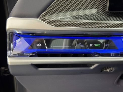 Used 2023 BMW i7 xDrive60 image 20