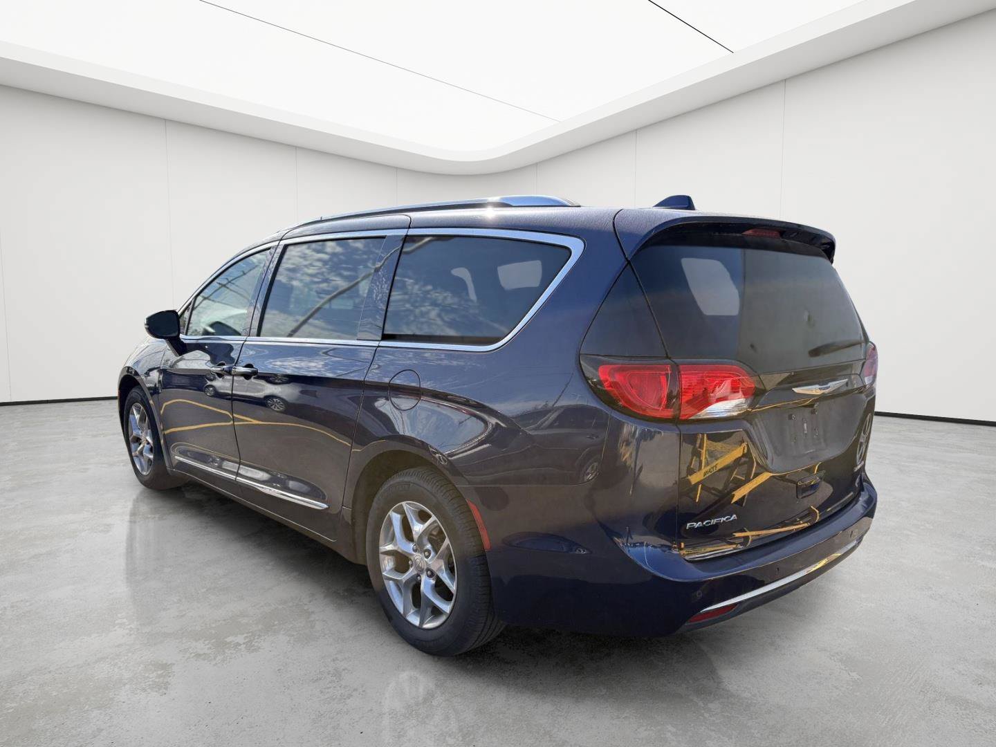 Used 2019 Chrysler Pacifica Limited FWD image 6