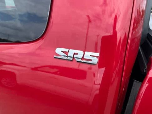 Used 2022 Toyota Tacoma SR5 AWD/4WD image 5