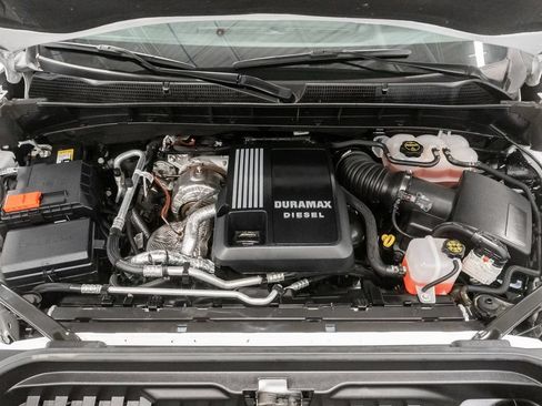 Used 2024 GMC Sierra 1500 AT4 w/ Technology Package AWD/4WD image 3