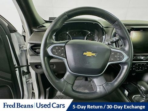 Used 2023 Chevrolet Traverse LT w/ LT Premium Package AWD/4WD image 17