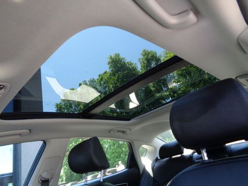 Used 2019 Kia Cadenza Technology FWD image 3