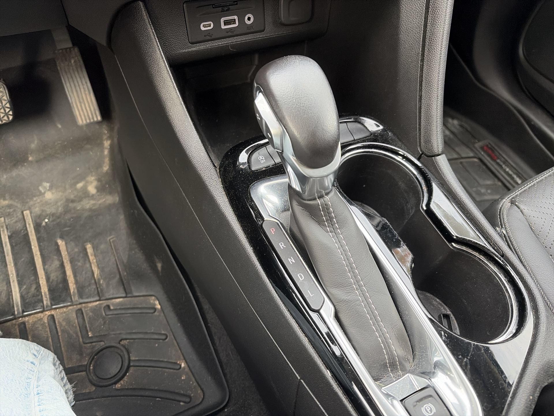 Used 2020 Buick Encore GX Essence w/ Advanced Technology Package AWD/4WD image 17