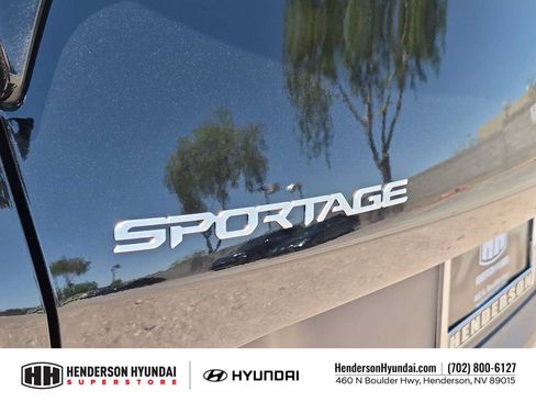 Used 2025 Kia Sportage EX w/ Premium Package FWD image 12