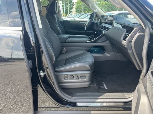 Certified 2025 INFINITI QX80 Sensory AWD/4WD image 11
