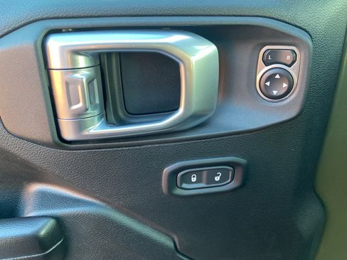 Used 2021 Jeep Wrangler Unlimited Sport image 16