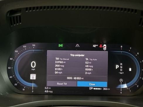 Certified 2023 Volvo XC60 B5 Plus w/ Climate Package image 15