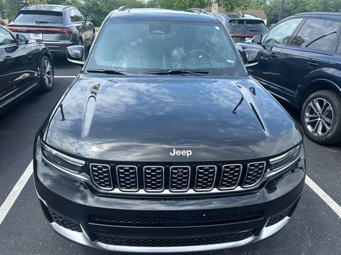 Used 2025 Jeep Grand Cherokee L Summit w/ Advanced Protech Group IV AWD/4WD image 3