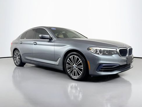 Used 2020 BMW 530i xDrive w/ Convenience Package image 3