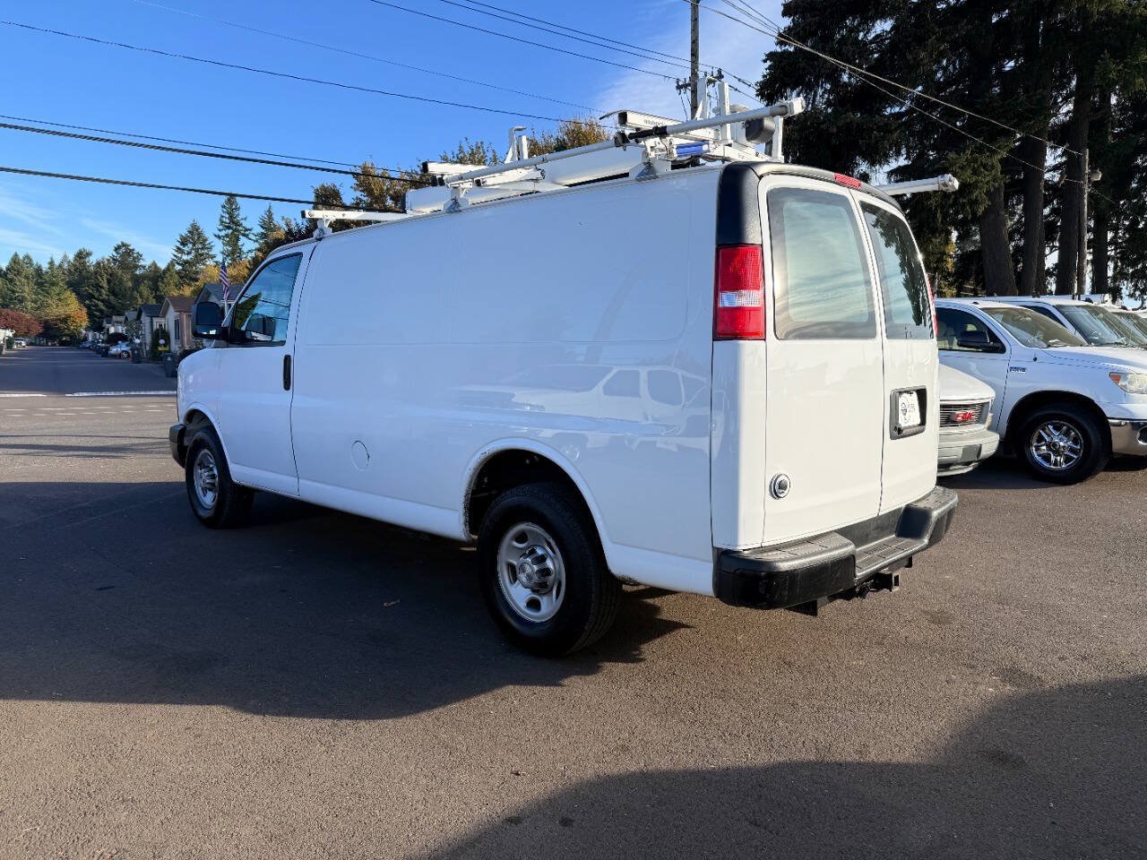 Used 2016 Chevrolet Express 2500 w/ Cold Climate Package RWD image 7