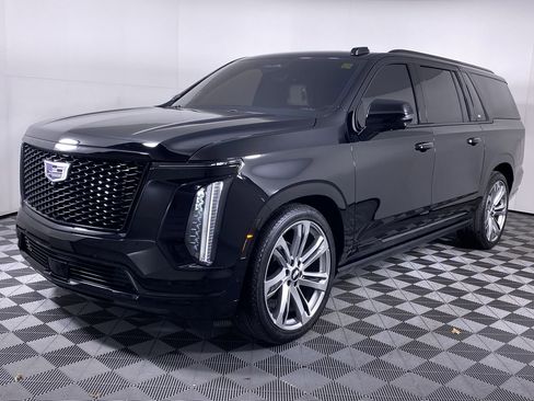 Certified 2025 Cadillac Escalade ESV Sport Platinum image 19