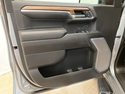 Used 2024 Chevrolet Silverado 1500 High Country w/ Technology Package image 9